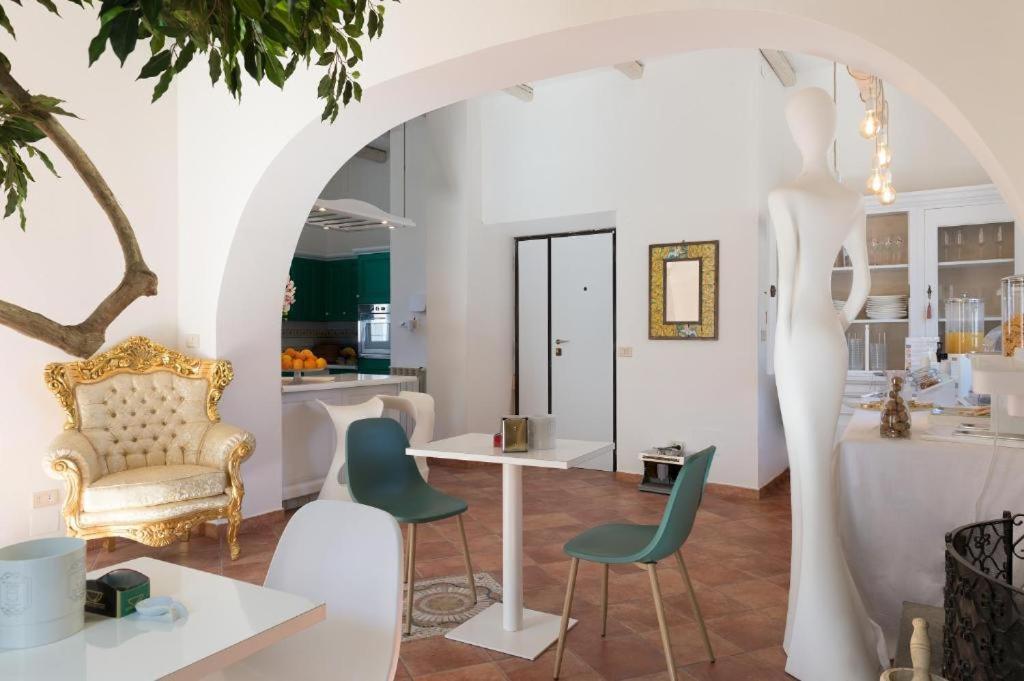 Ostia Holiday Greed Palace Buitenkant foto